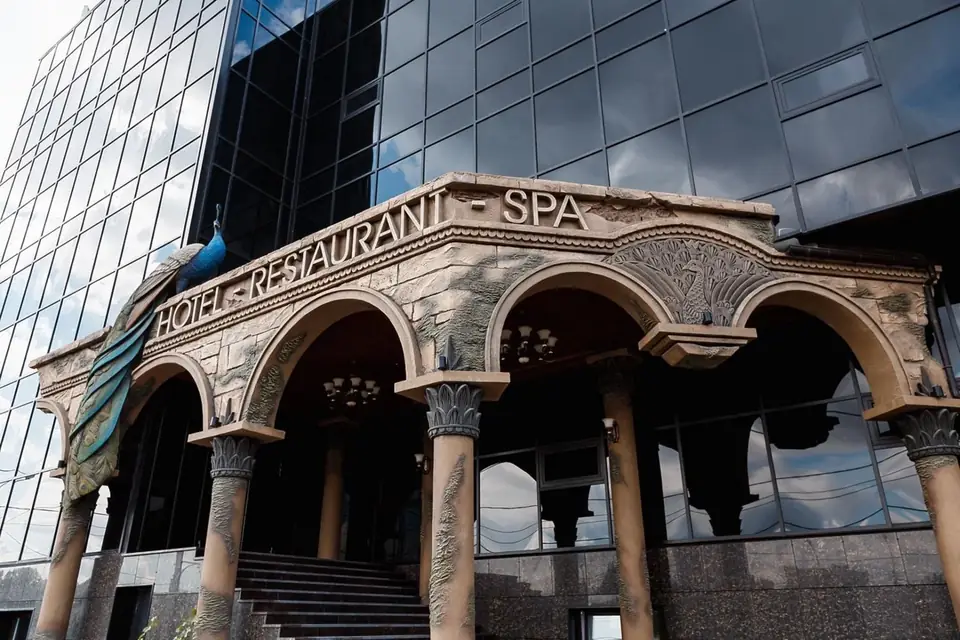 Themed architecture — photo 3