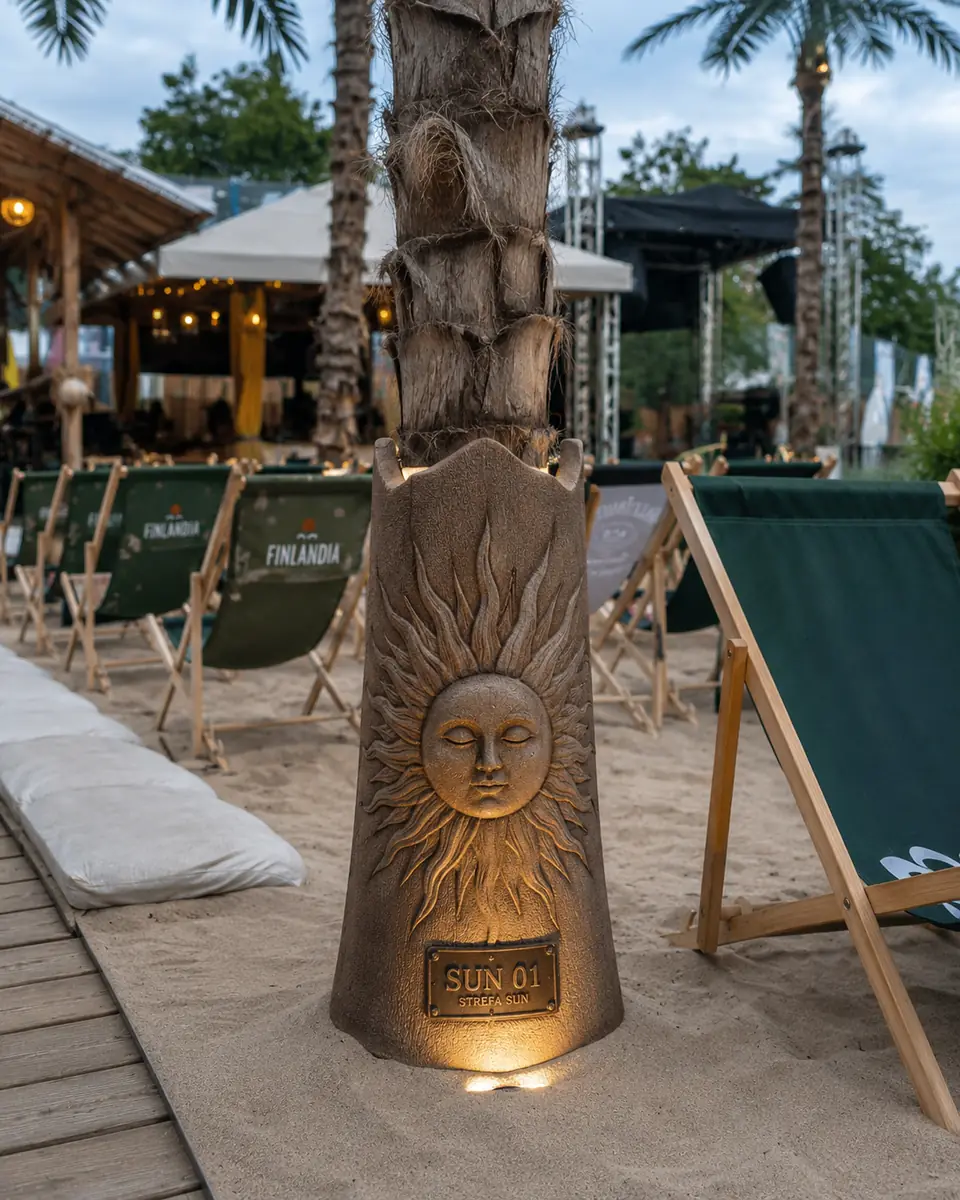 Themed beach zone: totems and lounge — photo 5