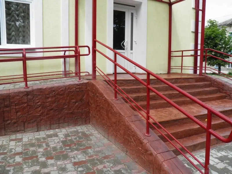 Stołówka i budynek administracyjny — zdjęcie 1