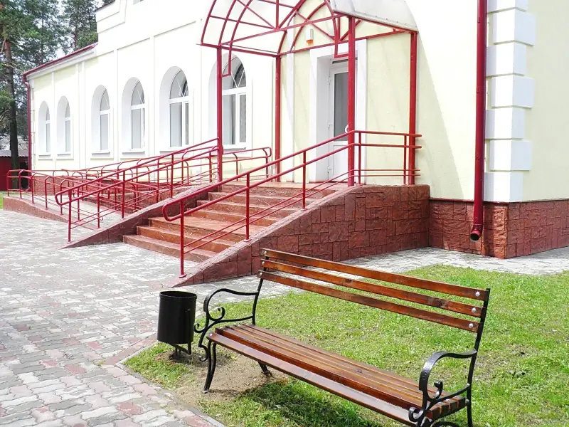 Stołówka i budynek administracyjny — zdjęcie 8