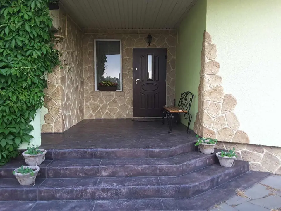 Houses, fences and stairs — photo 23